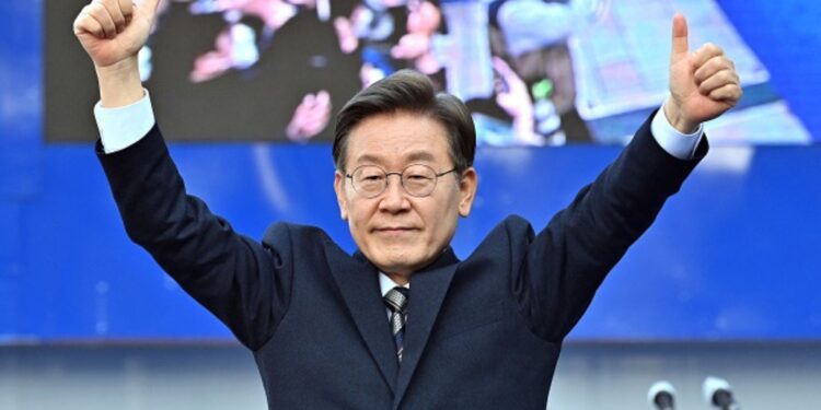South Korean Opposition Leader’s Attacker Arrested on Attempted Murder Charges
