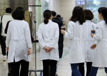 Government Mandates Return of Trainee Doctors Amid Healthcare Reform Protests