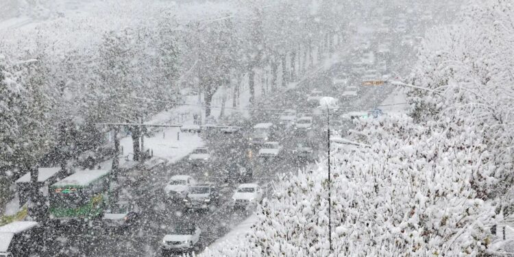 South Korea Battles Historic Snowfall: Five Dead, Widespread Disruptions