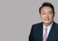 President Yoon Meets Aides at Detention Center, Stresses Commitment