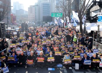 Mass Protests Erupt in Seoul as South Korea Awaits Yoon’s Impeachment Verdict