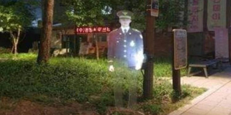 South Korea Deploys Hologram Police to Curb Crime in Seoul Parks